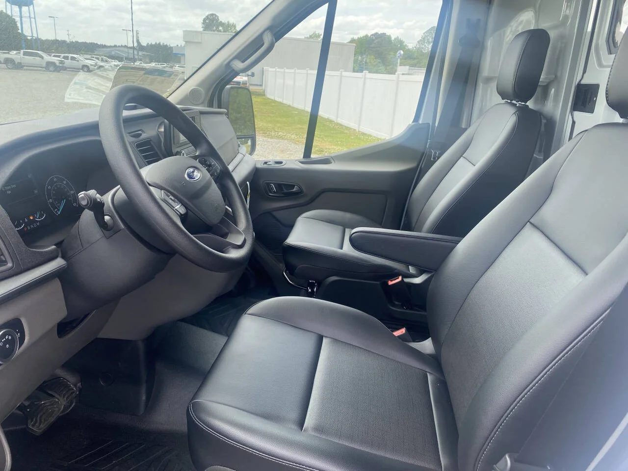 2025 Ford Transit Van Base - Photo 10