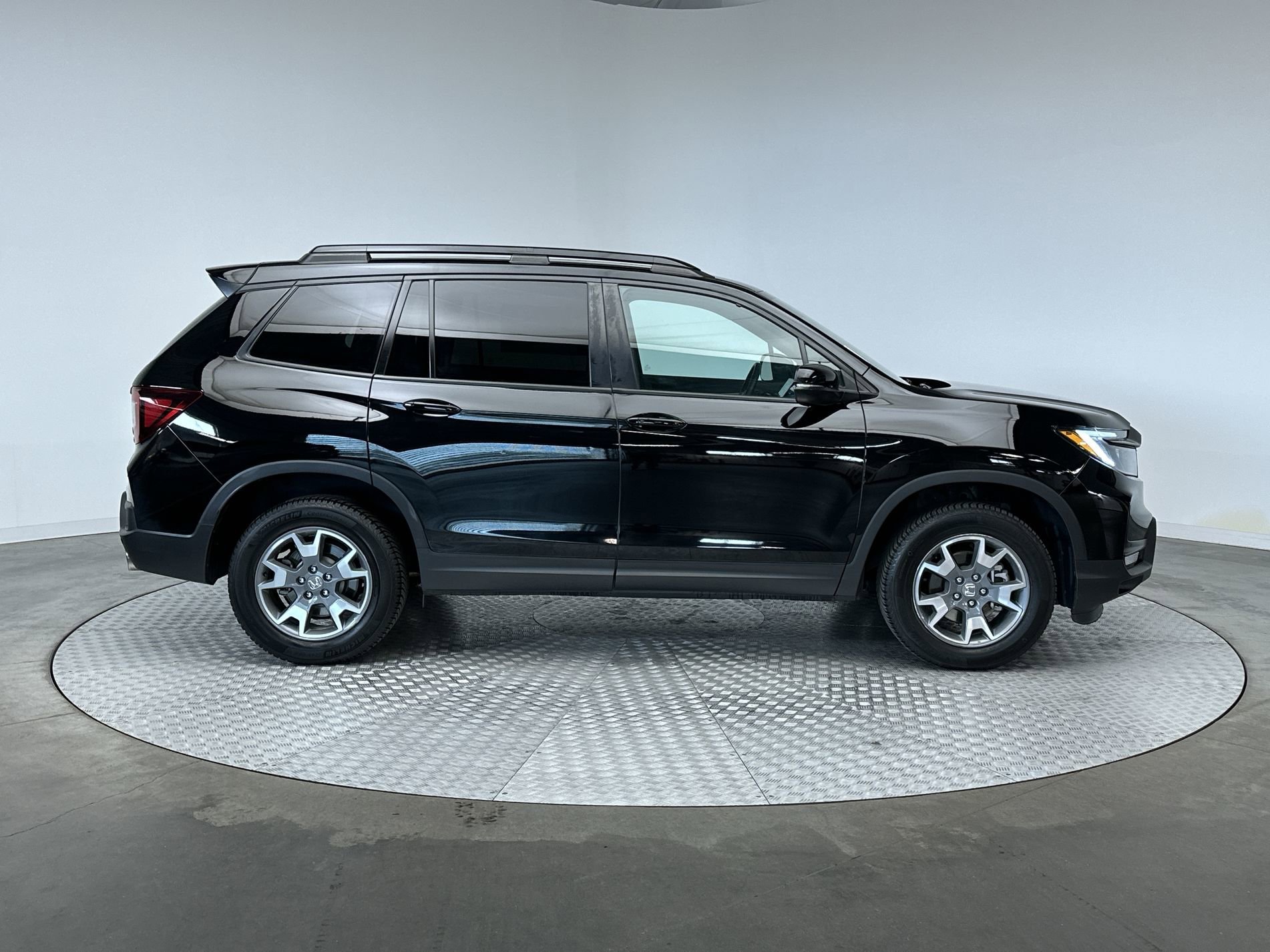 Used 2023 Crystal Black Pearl Honda TrailSport image 10