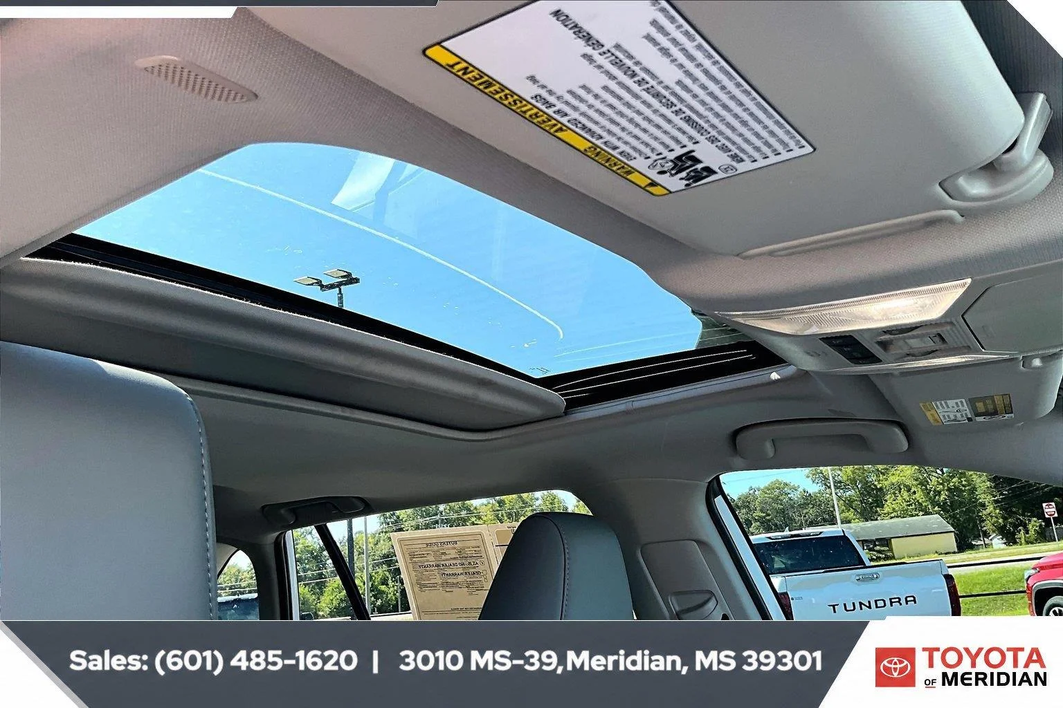Used 2025 Wind Chill Pearl Toyota XLE Premium image 16