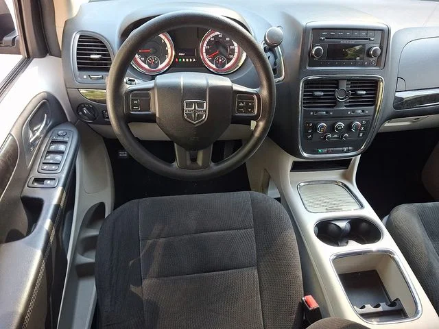 Used 2013 Gray Dodge SXT image 18