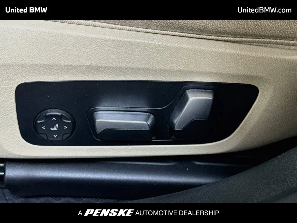 Used 2022 Alpine White BMW M340i xDrive image 11