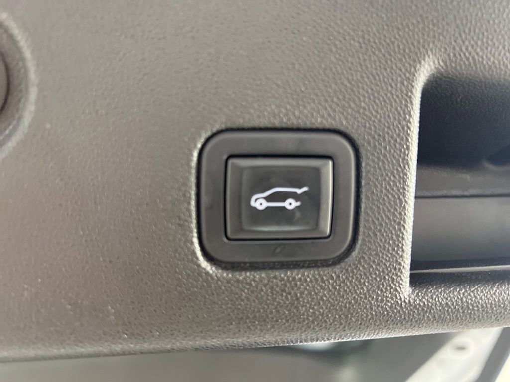 Used 2024 Summit White Chevrolet LT image 22