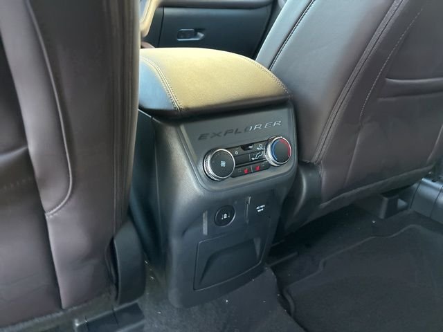 New 2026 Agate Black Metallic Ford Platinum™ image 32