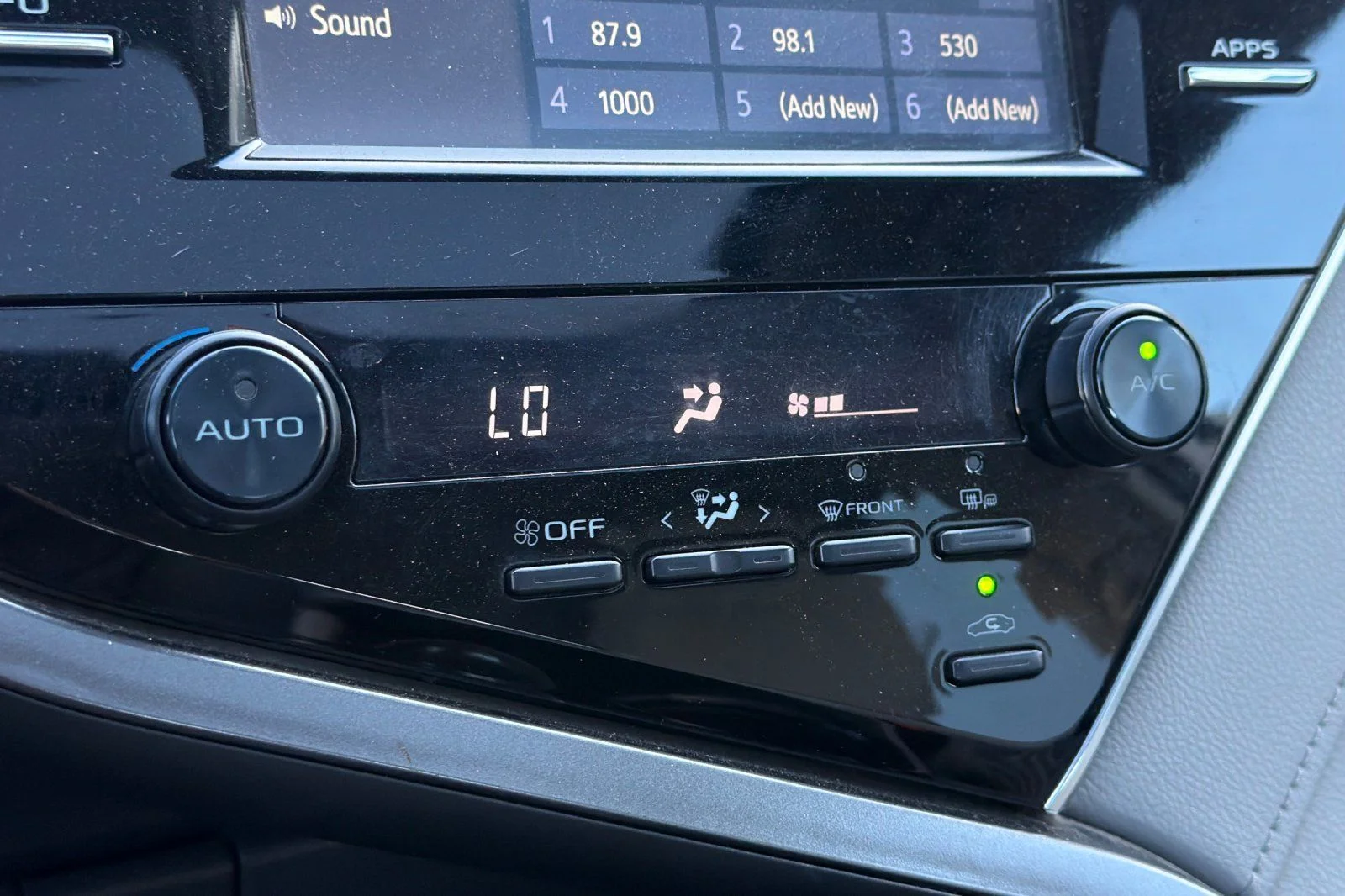 Used 2018 Gray Toyota SE image 21