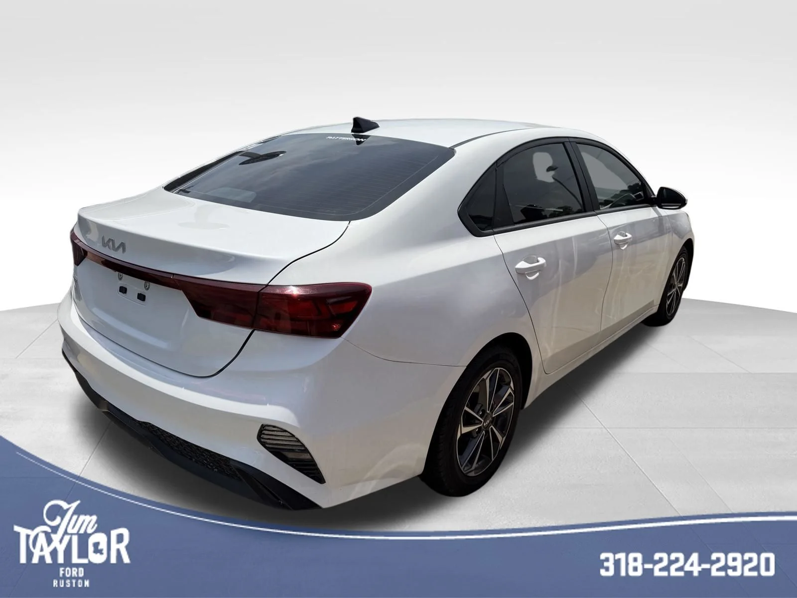 Used 2023 Snow White Pearl Kia LXS image 42
