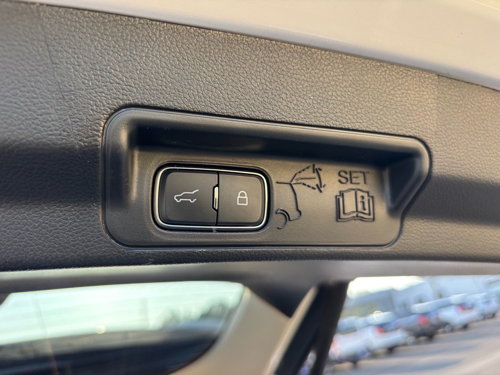 Used 2025 Oxford White Ford Active image 14