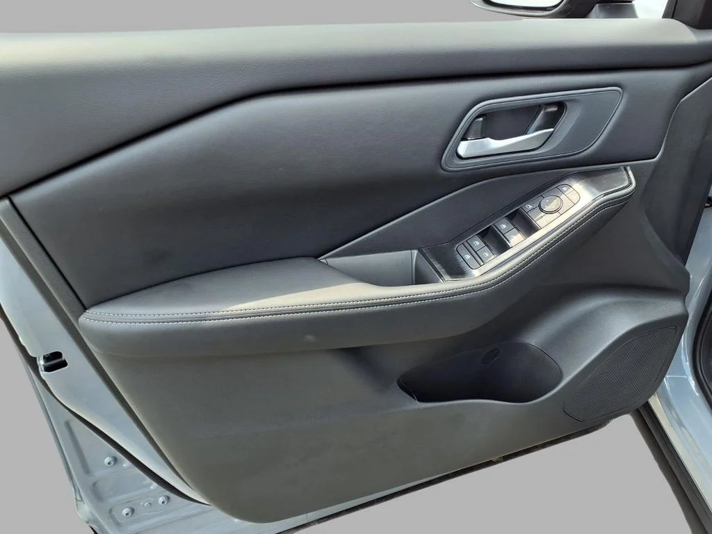 New 2026 Boulder Gray Pearl Nissan SV image 18