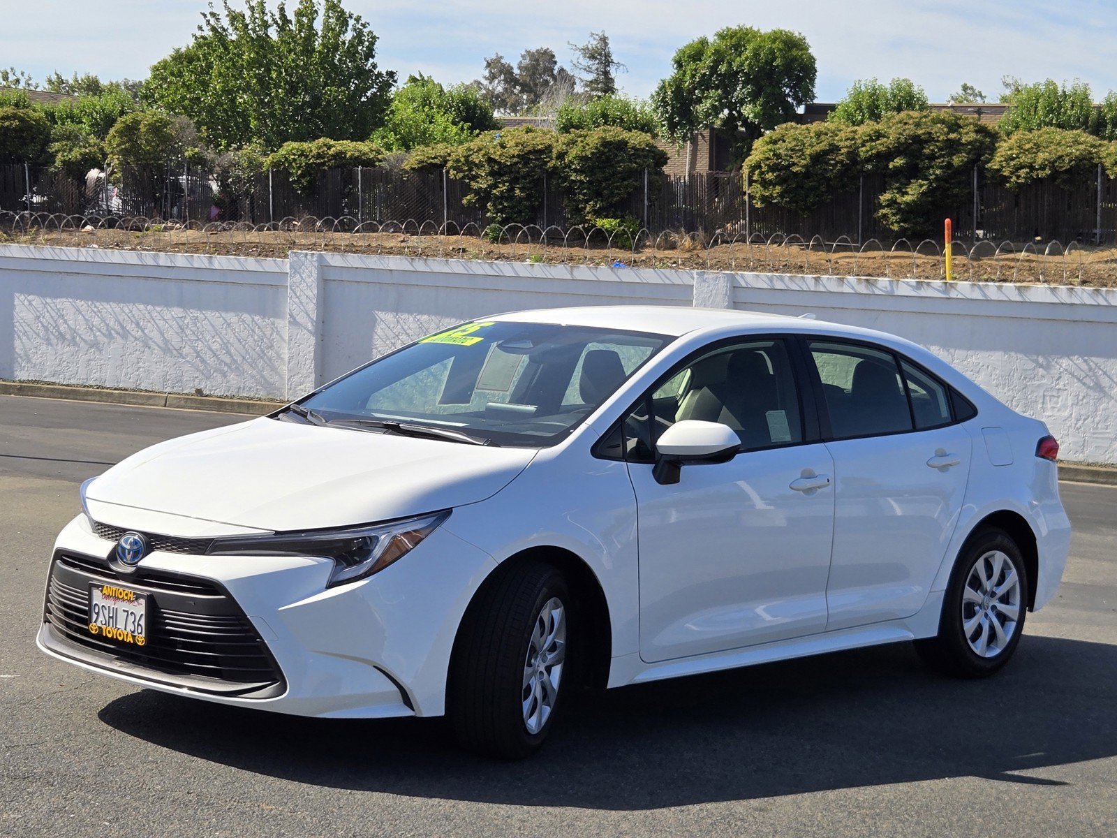 Certified Used 2025 White Toyota  image 8