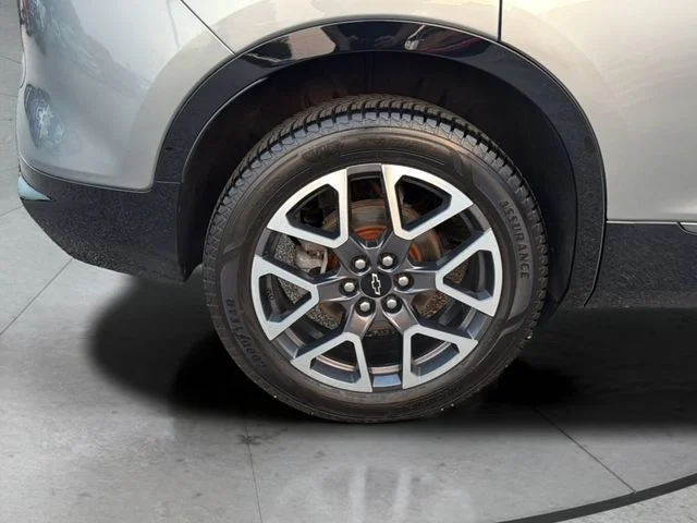 Used 2023 Gray Chevrolet RS image 32