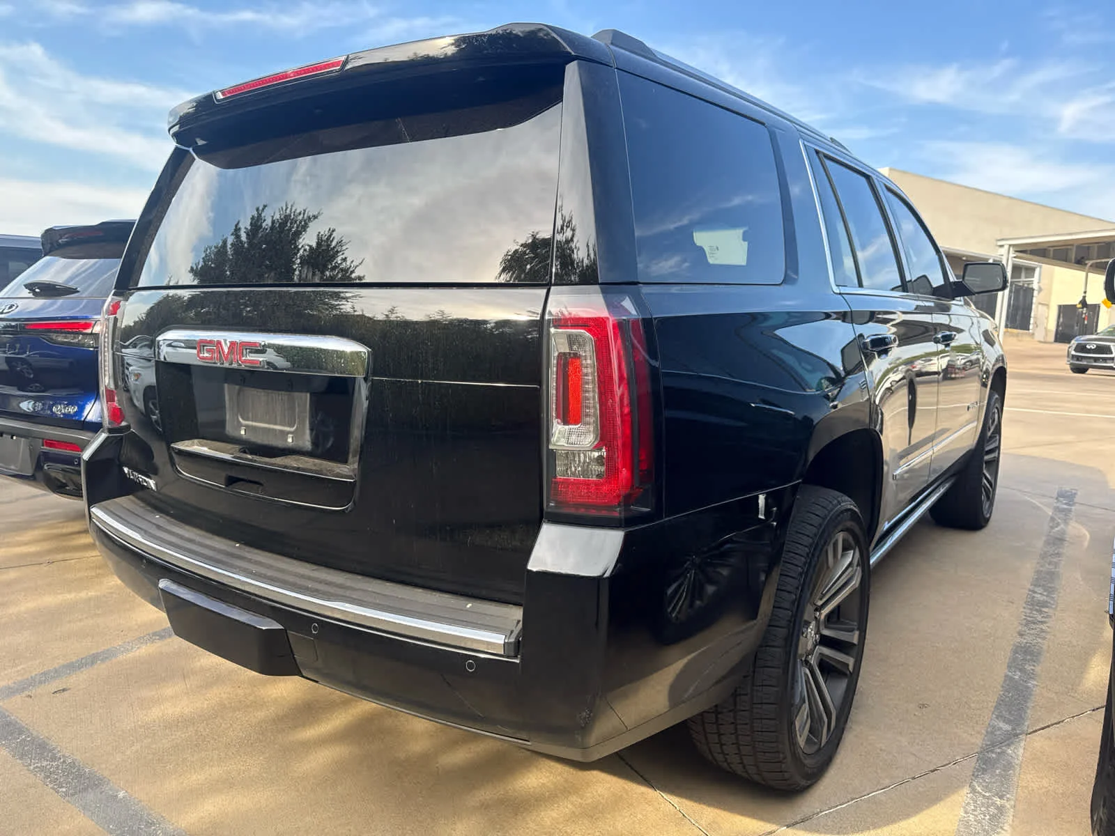 Used 2018 Onyx Black GMC Denali image 5