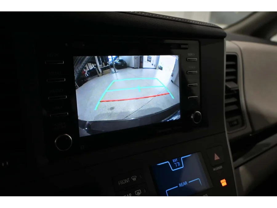 Used 2020 GRAY Toyota XLE Mobility Handicap Van image 38