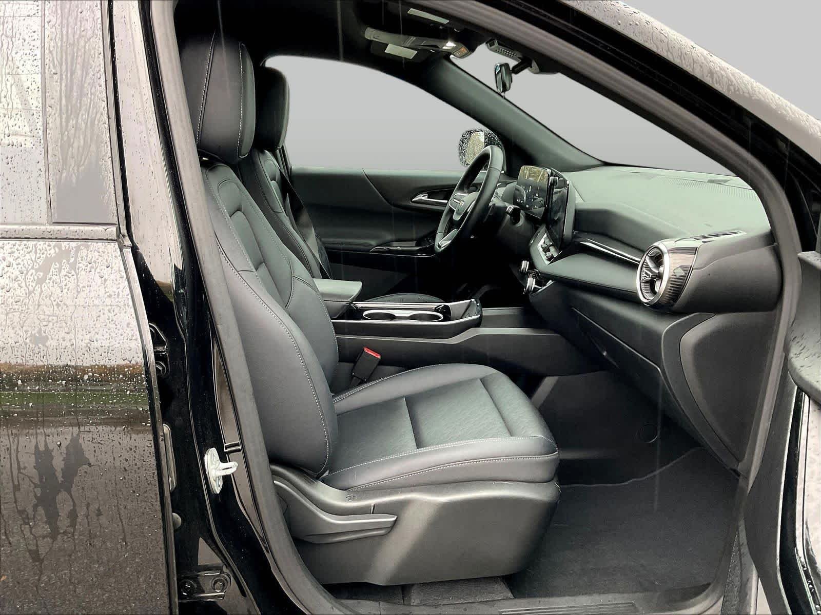 2025 Chevrolet Equinox LT - Photo 30