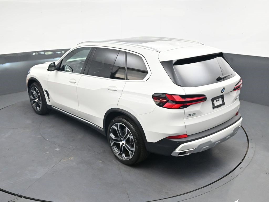 Used 2026 Alpine White BMW xDrive40i image 23