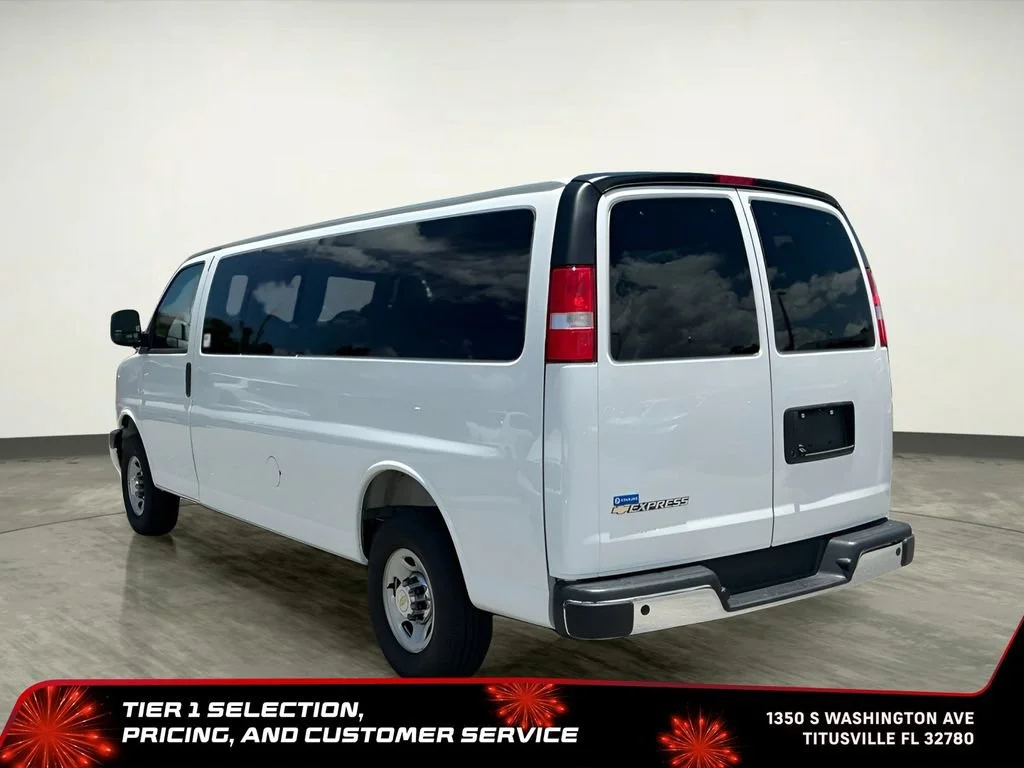Used 2025 Summit White Chevrolet 1LT image 5