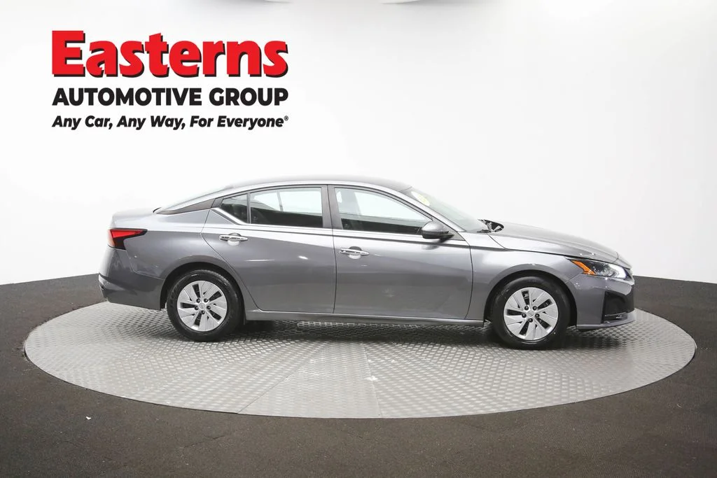 Used 2023 Gray Nissan 2.5 S image 39