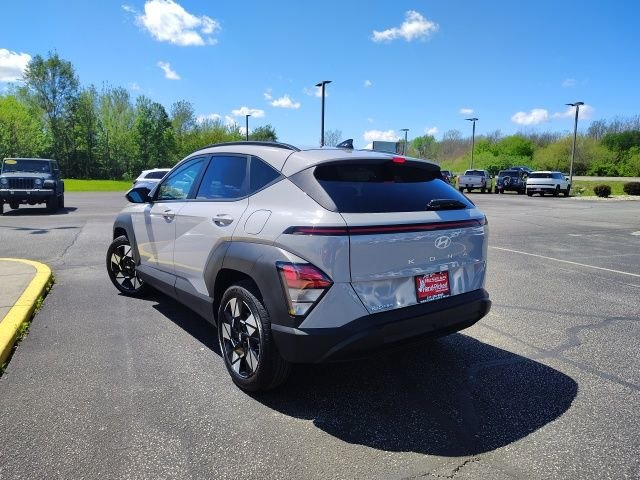Used 2025 Gray Hyundai SEL image 5