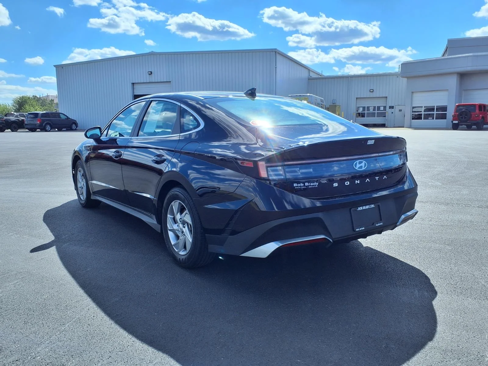 Used 2025 Black Hyundai SE image 15