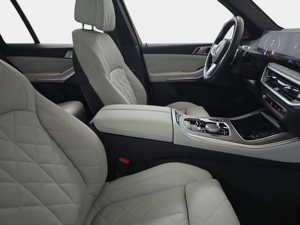 Used 2024 Alpine White BMW xDrive40i image 10