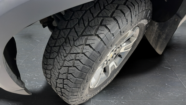 Used 2015 Black Chevrolet Z71 image 32