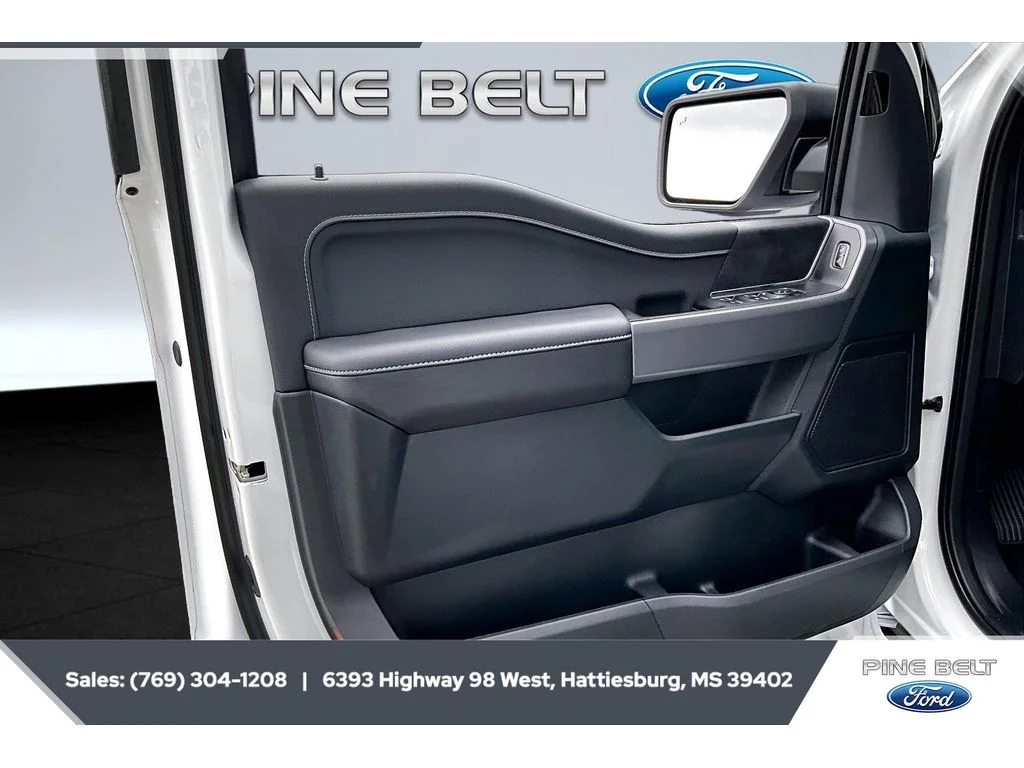 New 2026 Oxford White Ford XLT image 18