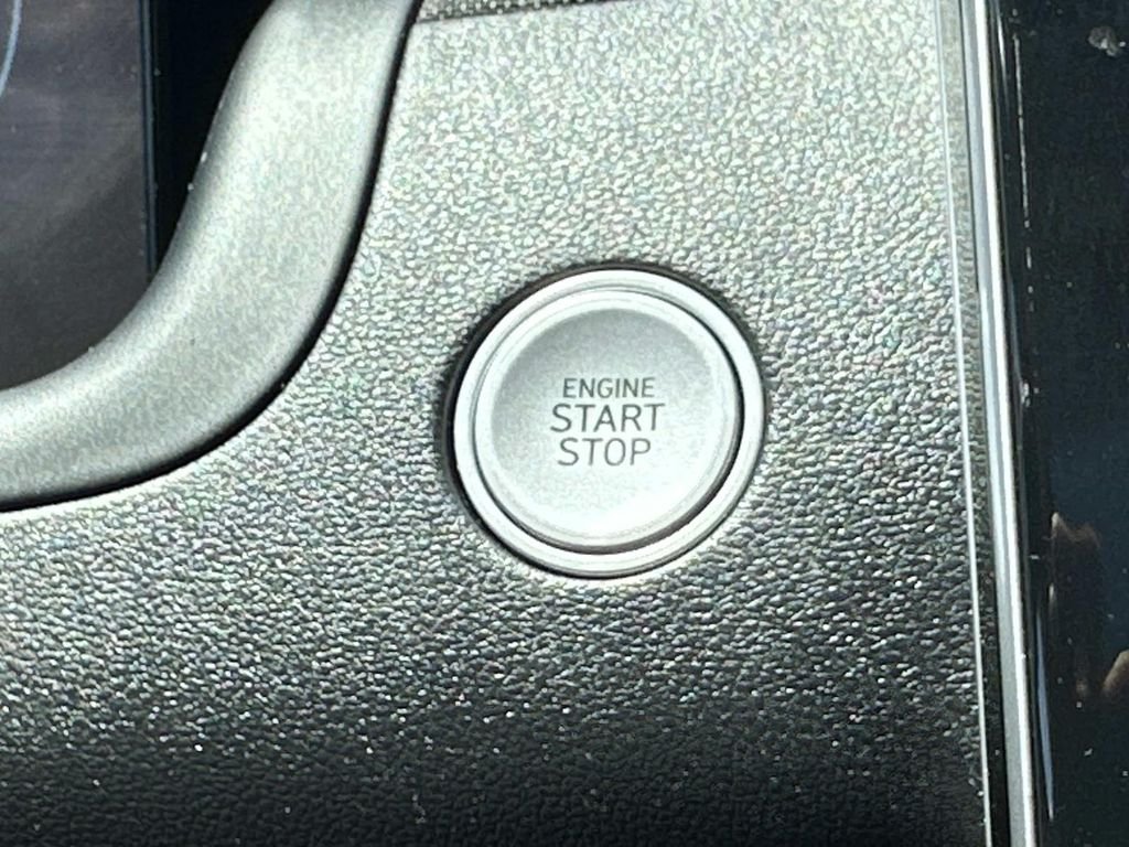 Certified Used 2022 Gray Hyundai SEL image 25