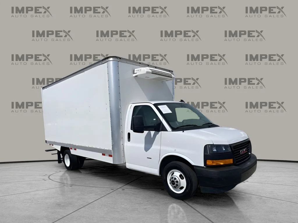 Used 2024 White GMC Work Van image 6