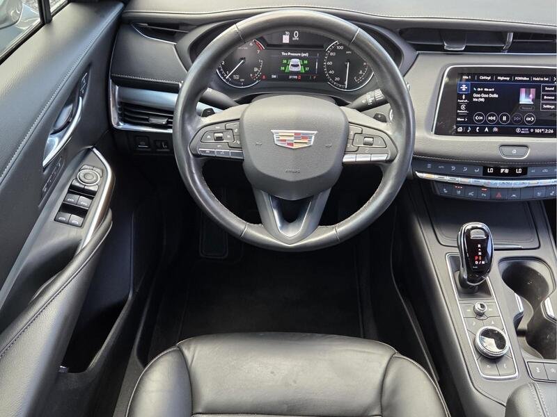 Used 2023 Silver Metallic CADILLAC FWD 4DR PREMIUM LUXURY image 18