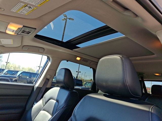 Used 2023 Blue Nissan SL image 22