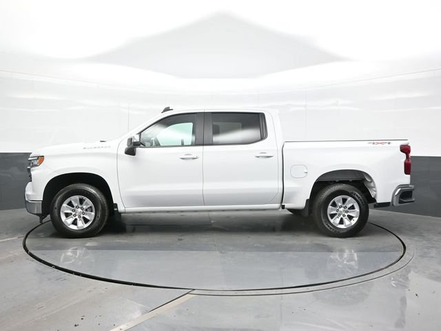 Used 2023 White Chevrolet LT image 4