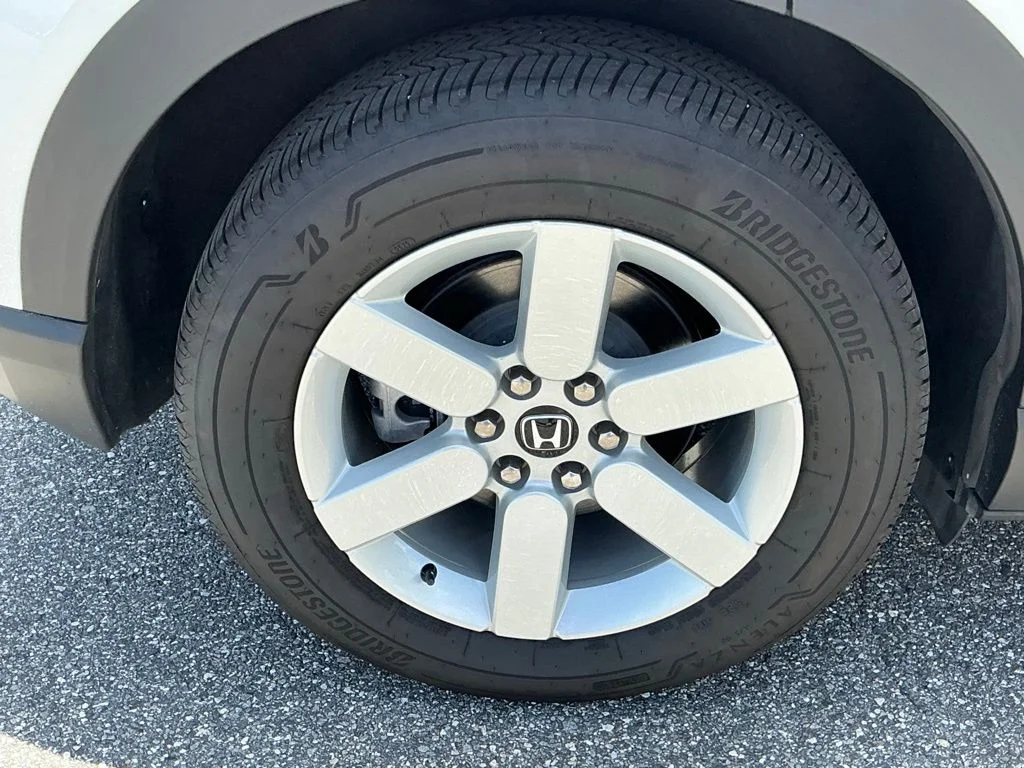 Used 2025  Honda EX image 19