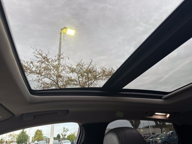 Used 2017 Radiant Silver Metallic Cadillac Luxury image 8