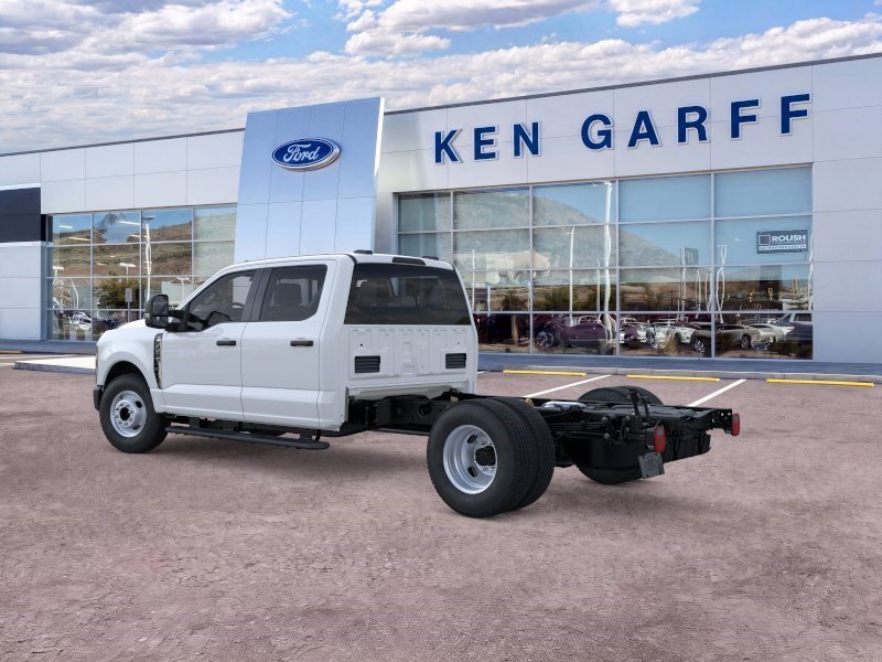 New 2026 Oxford White Ford XL image 4
