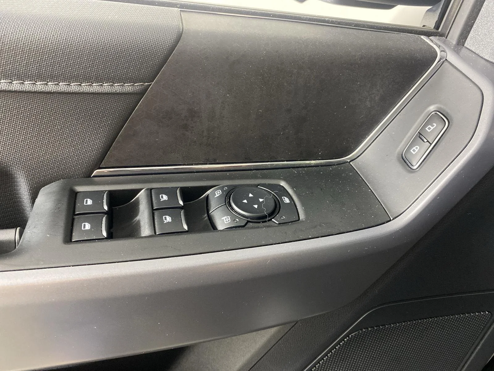 New 2026 Agate Black Metallic Ford XLT image 12