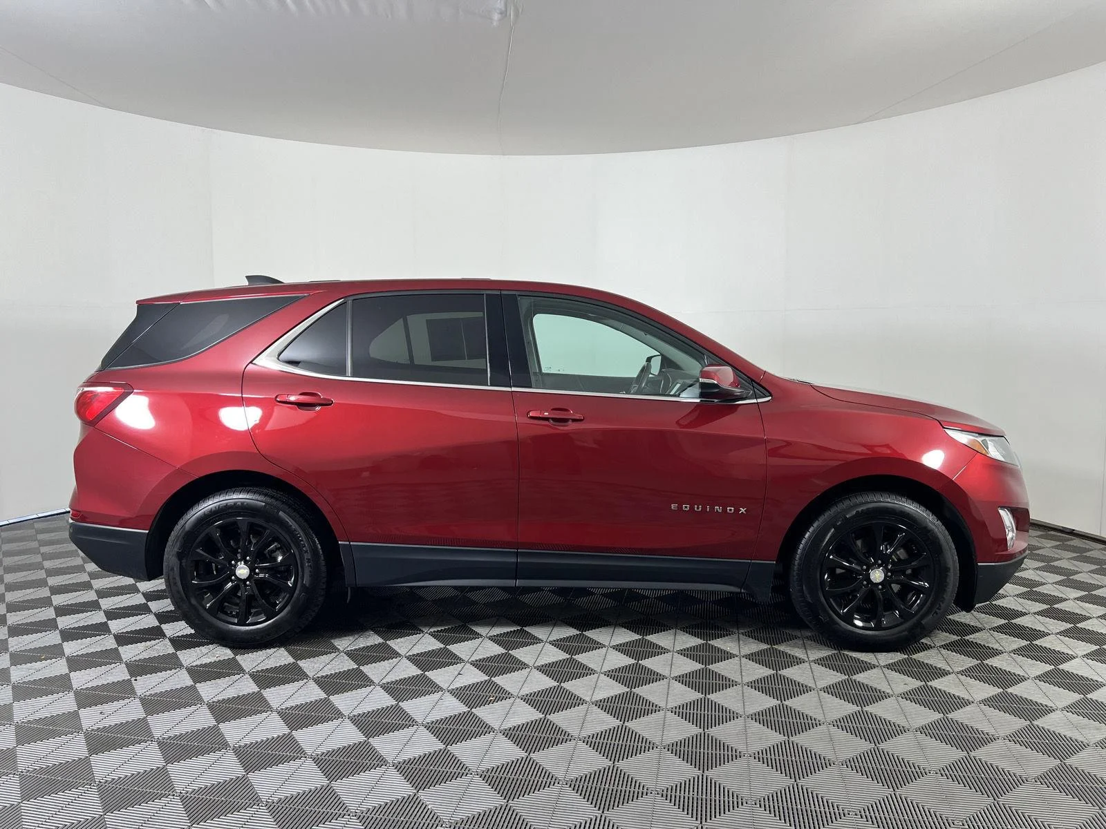 Used 2018 Cajun Red Tintcoat Chevrolet LT image 24