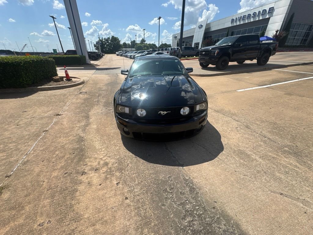 Used 2006 Black Clearcoat Ford GT Premium image 2