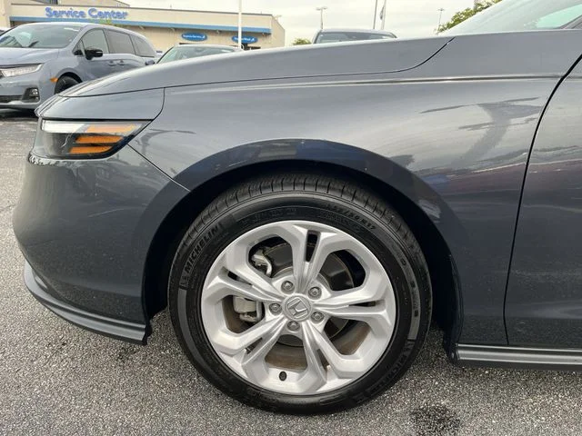 Used 2025  Honda LX image 20