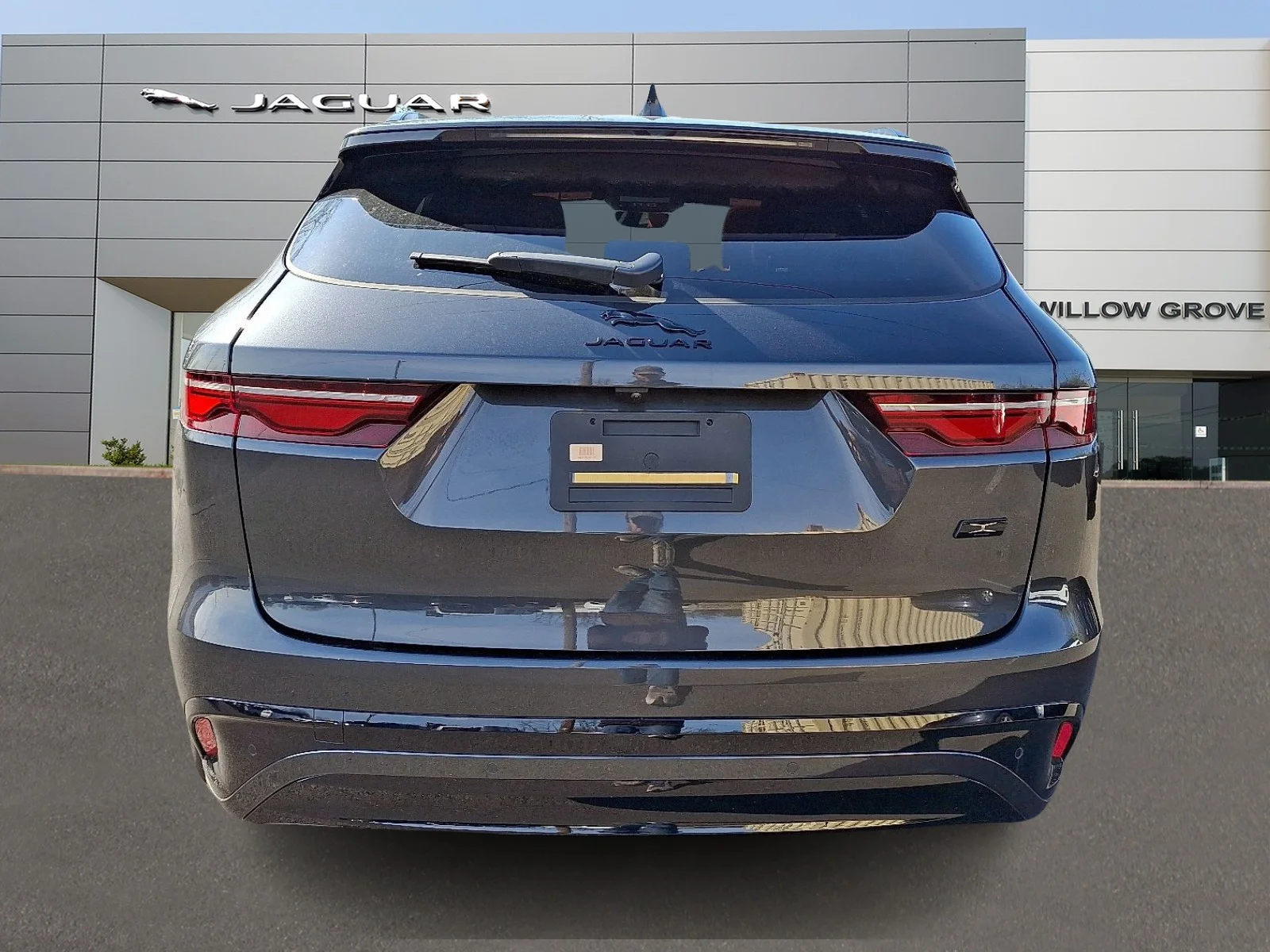 2026 Jaguar F-Pace R-Dynamic S - Photo 7