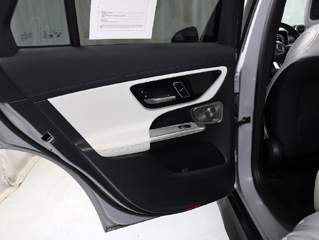 Certified Used 2025 MANUFAKTUR Alpine Grey Mercedes-Benz GLC 350e image 28