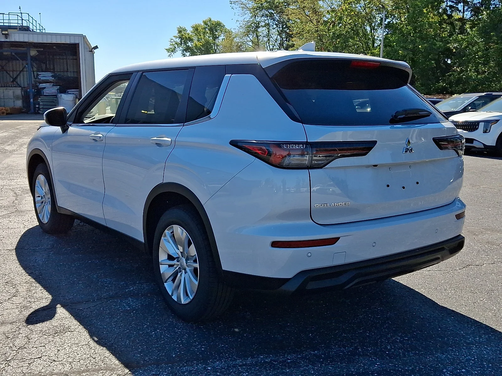 New 2026 White Mitsubishi ES image 6