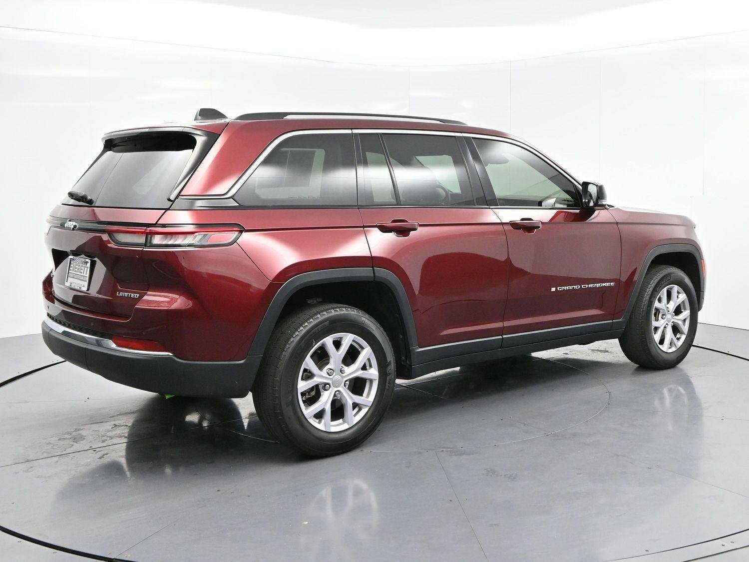 Used 2022 Red Jeep Limited image 7