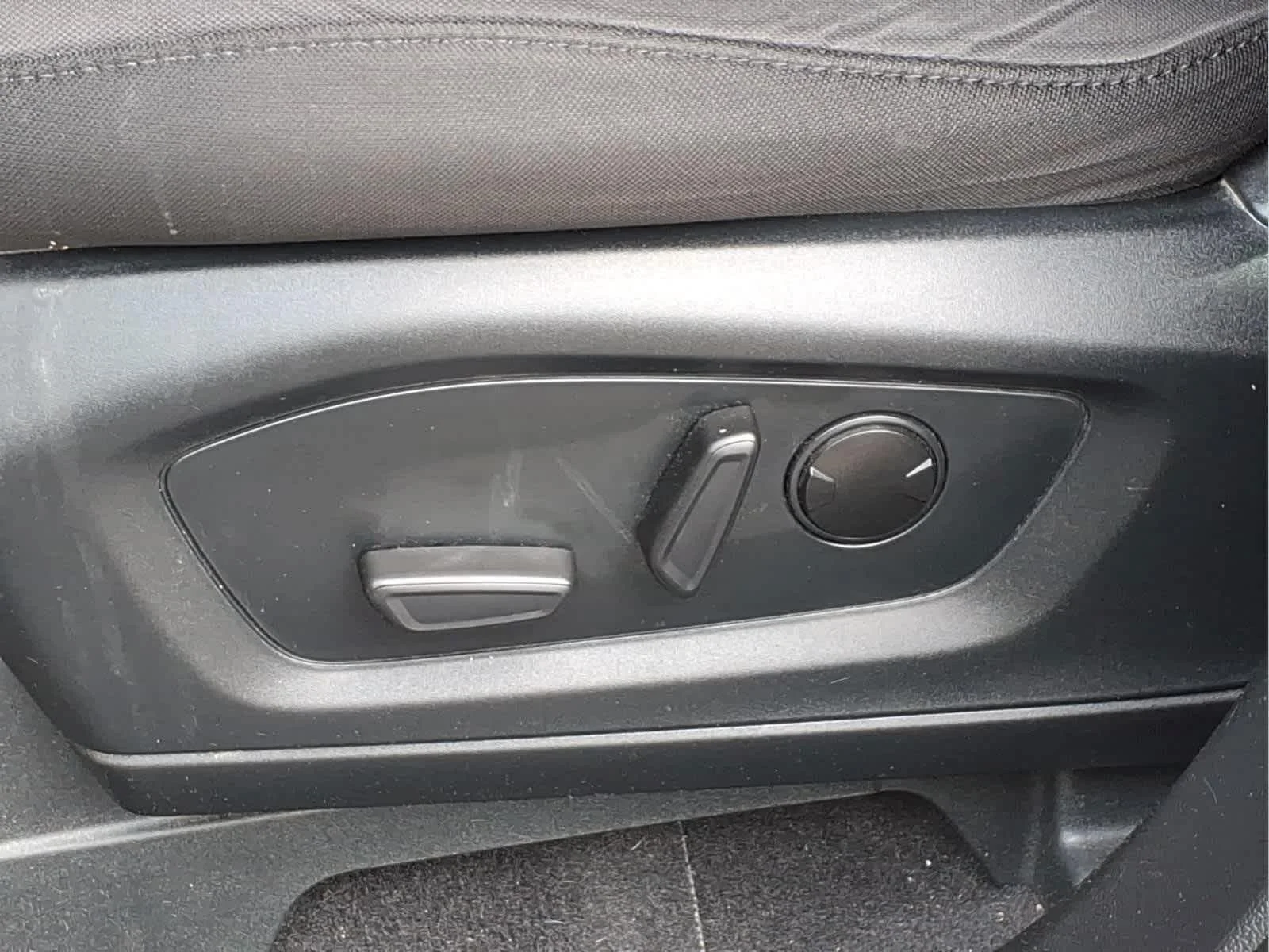 Used 2023 Agate Black Metallic Ford XLT image 17