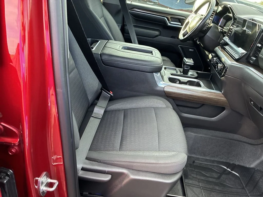 Used 2022 Red Chevrolet LT Trail Boss image 21