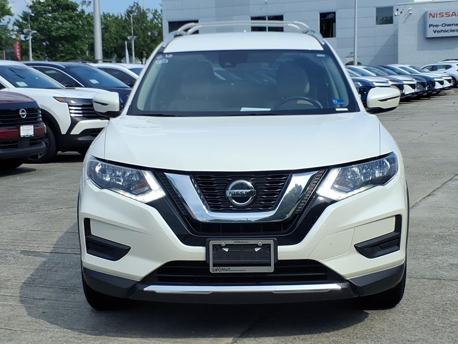 Used 2020 Pearl White Tricoat Nissan SV image 2