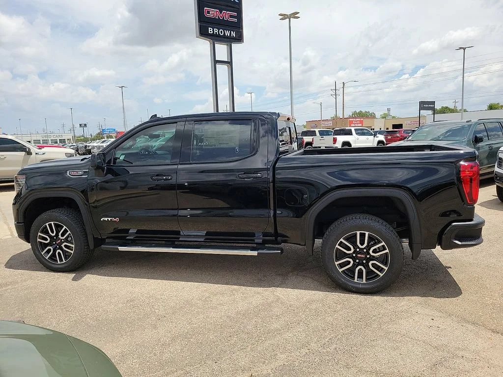 2026 GMC Sierra 1500 AT4 - Photo 6