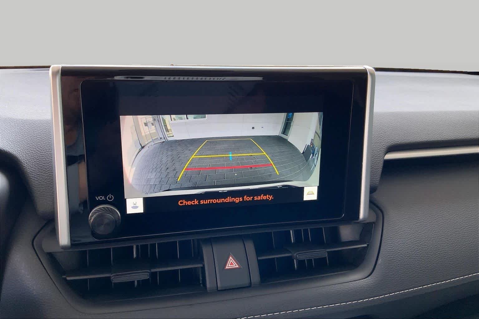 Used 2025 Ice Cap Toyota LE image 29