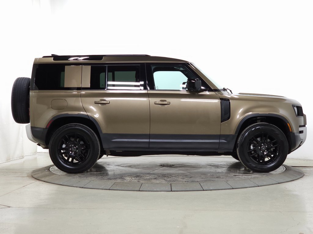 2025 LAND ROVER DEFENDER - Image 7