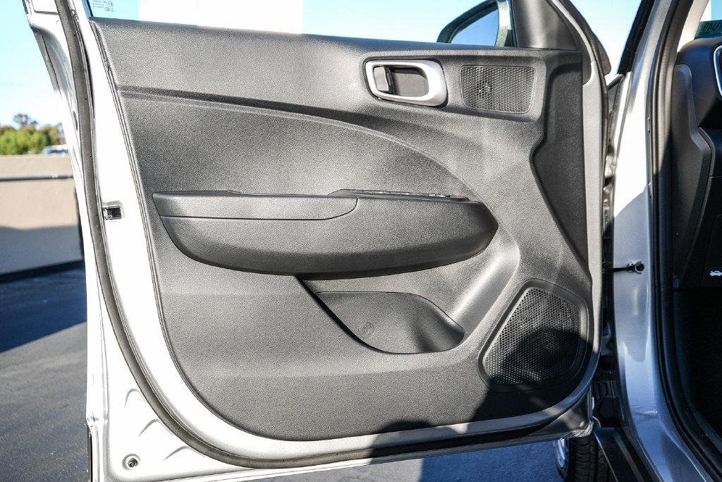 New 2026 Shimmering Silver Hyundai SEL image 23