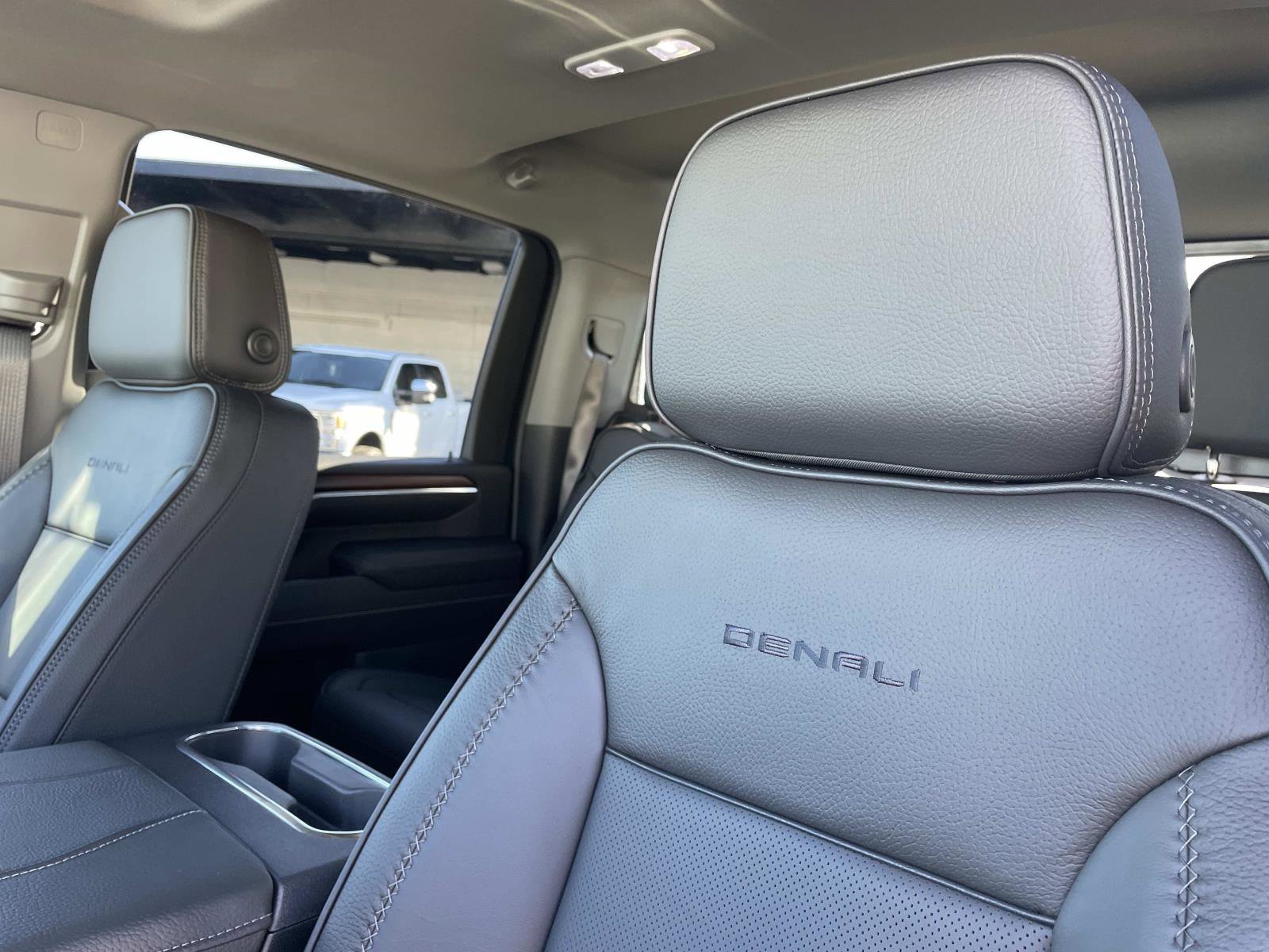 2026 GMC Sierra 3500HD Denali - Photo 25