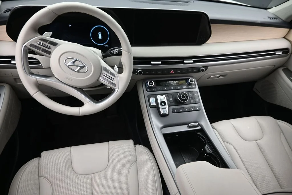 Used 2024 White Hyundai Limited image 17
