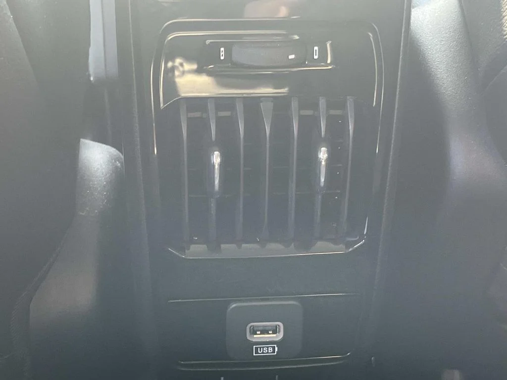 Used 2022 White Jeep Limited image 16